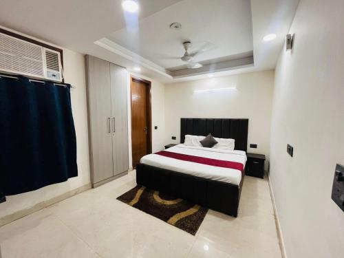 Hotel Saket Place - Near Saket Metro