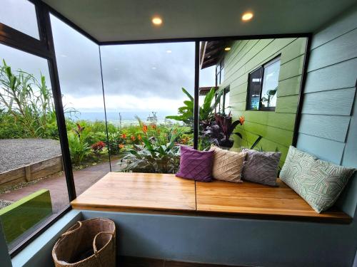 La Fortuna Rainforest Glass Cabin w/amazing views