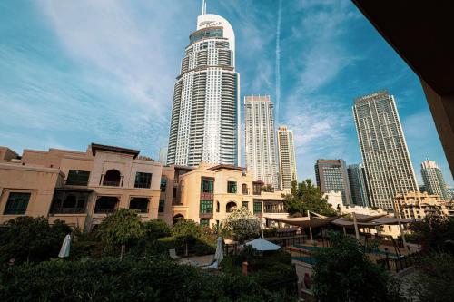 Lux 2BR Retreat Steps from Dubai Mall&Burj Khalifa, Dubai (photo 6)