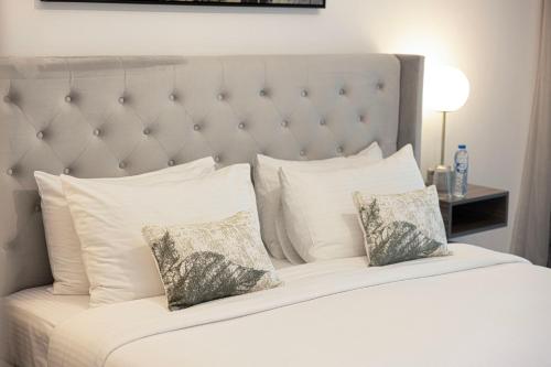 Lux 2BR Retreat Steps from Dubai Mall&Burj Khalifa, Dubai (photo 7)
