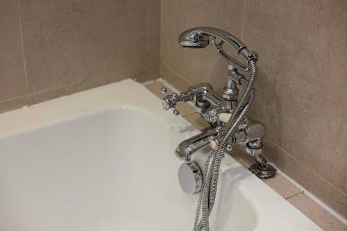 Lux 2BR Retreat Steps from Dubai Mall&Burj Khalifa, Dubai (photo 8)