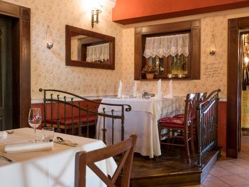 ห้องอาหาร, Rooms & Restaurant Ostarija in โดเลนจ์สเกโทพลิซ