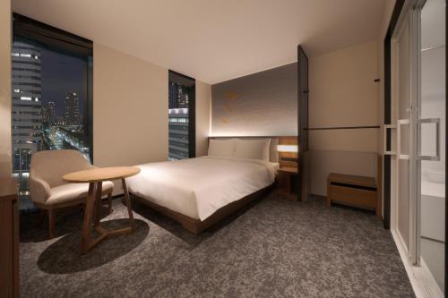 room detail thumbnail 1