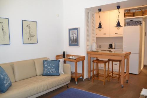 Vouliagmeni seaside flat, Atény (fotografie 4)