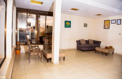 UBUNTU PALACE HOTEL - RUNATI - image 4