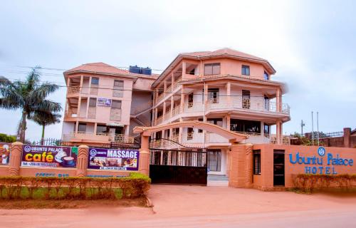 UBUNTU PALACE HOTEL - RUNATI - Tap to explore photos