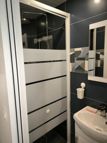 Petite dépendance privée (Petite dependance privee) in Torcy