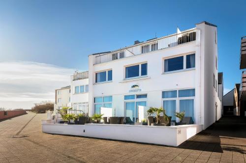 Ieeja, Hotel auf den Hummerklippen in Helgolande