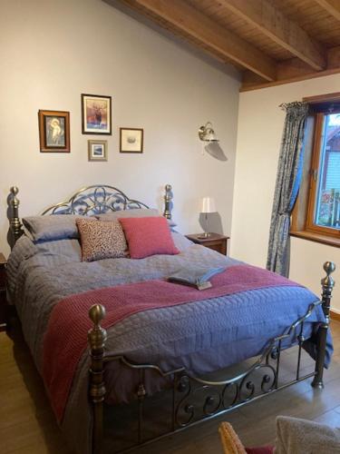 Invercassley cottage in โรสฮอล