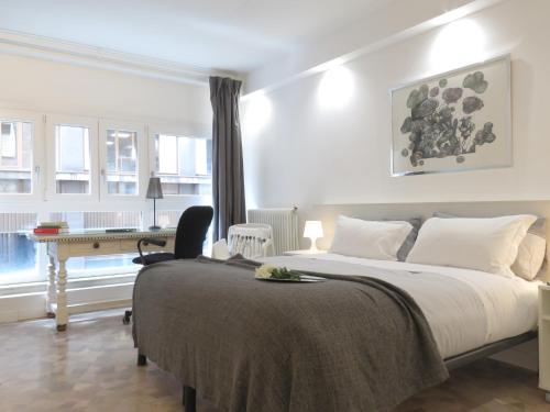 Three-Bedroom Apartment image 10
