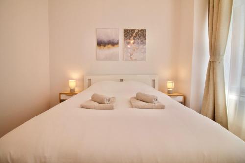 Heart of Grand Place - Stunning 3BR Triplex, Брюссель (фото 4)