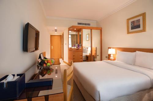 Superior Queen Room image 5