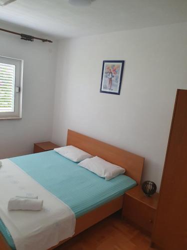Three-Bedroom Apartment image 5