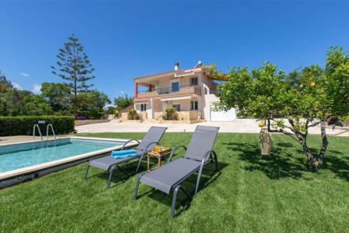 VILLA APELLA - PRIVATE HEATED POOL