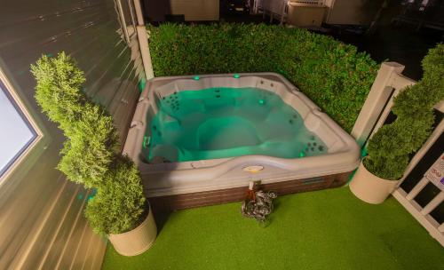 Tattershall VIP Retreat - Hot tub, stunning lakeside views, newly refurbished to an amazing 5 star standard