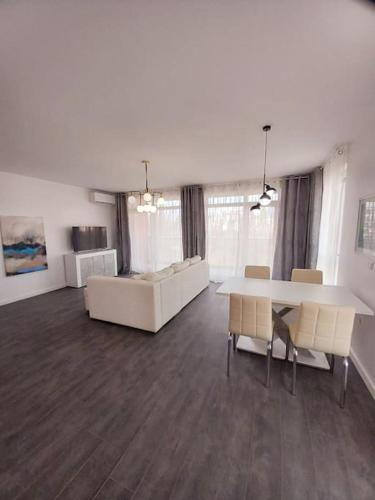 Luxury Apartment two bedrooms Paul Sеzanne