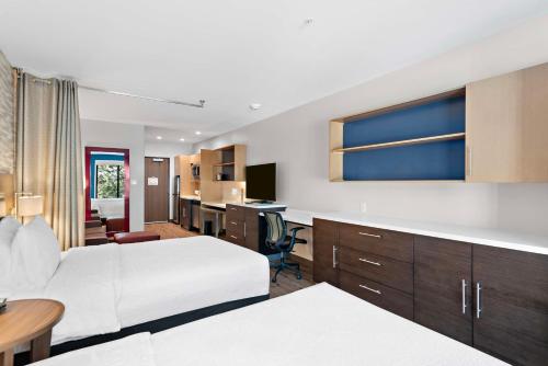 2 queen beds