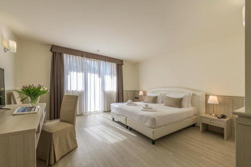 Hotel Golf Inn - Photo 2