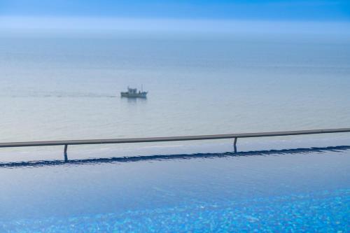 Photo - Sesimbra Oceanfront Hotel