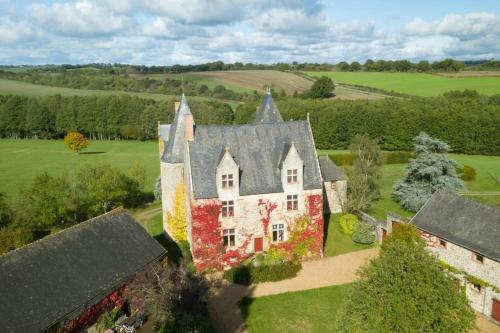 Manor house, huge park, Le Mans area