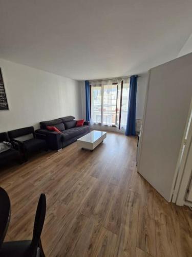 Cosy 4 bedrooms flat at 10 minutes of la Defense - Location saisonnière - Courbevoie