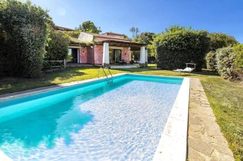  Villa Oleandri Piscina privata WiFi in 7040 Stintino
