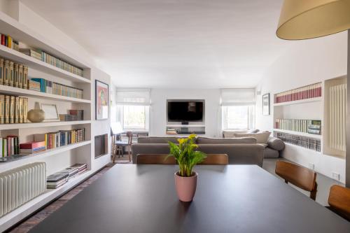 Farnesi Terrace Penthouse - image 7