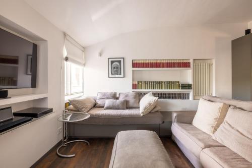 Farnesi Terrace Penthouse - image 11