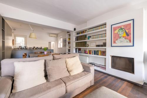 Farnesi Terrace Penthouse - image 4