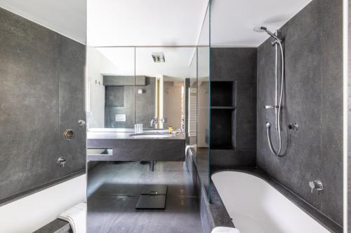 Farnesi Terrace Penthouse - image 3