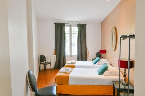 Huge and bright 4BD for 10 guests Sacre-Coeur - image 9