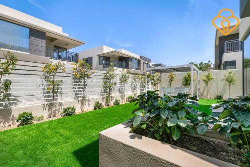 Keysplease Dubai Hills 4bed Villa Near pool Maple - image 3