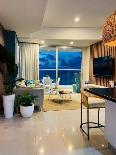 2-2 Palmetto Eliptic 3403 Enchanted Jewel