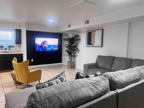 2 Kings Bedroom,2 Bath, 7mins from EWR/NYC in Newark, USA