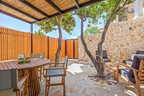 Courtyard Cottage Corfu 5