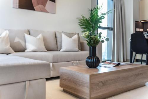 Near Burj Khalifa & Opera - Cozy Design, Дубай (фото 10)