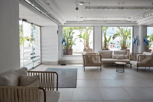 大堂, Hotel Vibra Cala Tarida in 桑特霍塞普德薩塔萊阿