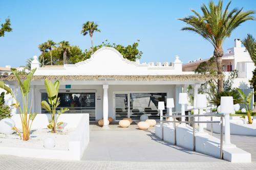 大堂, Hotel Vibra Cala Tarida in 桑特霍塞普德薩塔萊阿