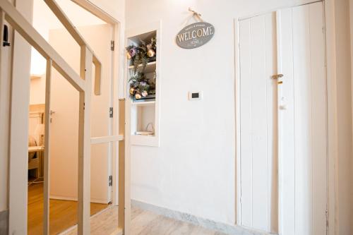 Three Room - Sea View Luxury Loft - image 2