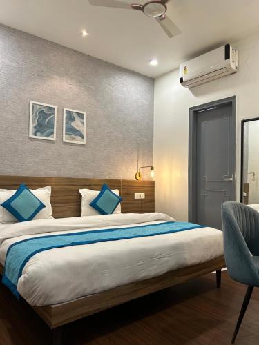 Deluxe Double Room with Bath image 6