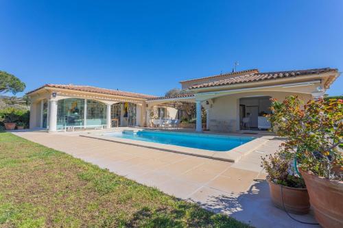 Villa de prestige avec piscine - Accommodation - Saint-Raphaël