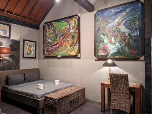 Astuti Gallery Homestay