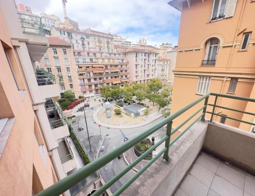 Monaco free parking 2 rooms