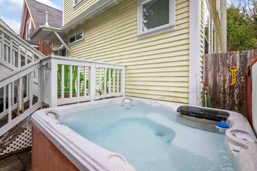 Starry Night Home – Depoe Bay, OR