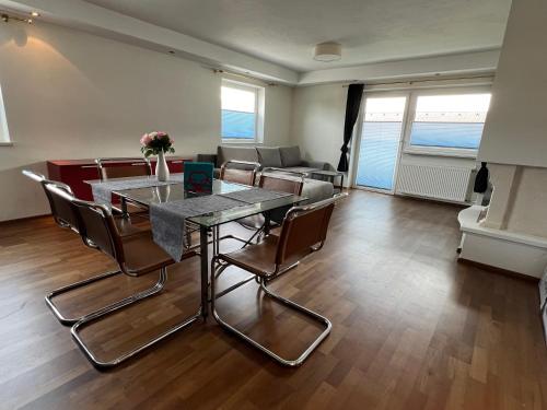 บริการและสิ่งอำนวยความสะดวก, chapter-one in อาซามซ์