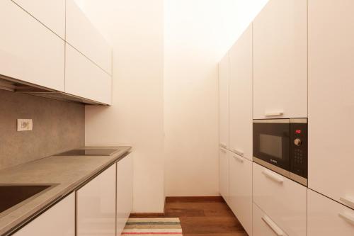 GuestHost - Modern Studio 280m from Arco della Pace!, Milano (foto 3)