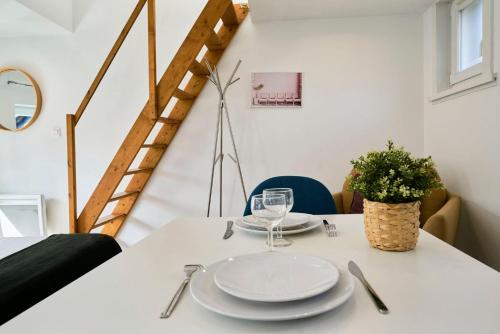 Lille Hypercentre Gares - Small Suite - Lille
