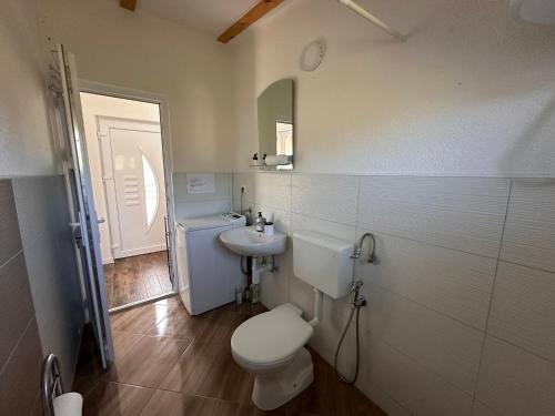 Three-Bedroom House image 9