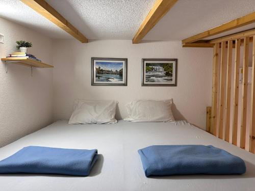 Three-Bedroom House image 4