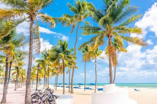 Ocean Oasis Studio *5 min to beach* - Tap to explore photos